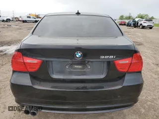 2011 BMW 3 Series 328i xDrive z VIN WBAPK7C54BF195834, wystawiony jako Copart lot #51740295 z przebiegiem 146 972 mil mil oraz Szkoda całkowita • Salvage title. Historia ofert i sprzedaży dostępna na DreamBid. Obrazek 6.
