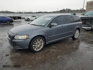 2009 Volvo V50 2.4L with VIN YV1MW382892470425, listed as a Copart auction lot 85519124 with 110,508 mi miles and Salvage Title. Bid and sale history available at carsss.com. Image 1.