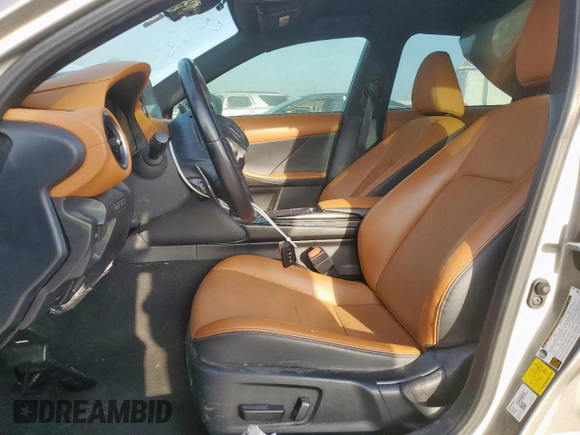 2021 Lexus IS 300 z VIN JTHAA1D26M5112909, wystawiony jako Copart lot #65424005 z przebiegiem 44 882 mil mil oraz Czysty tytuł • Clean title. Historia ofert i sprzedaży dostępna na DreamBid. Obrazek 7.