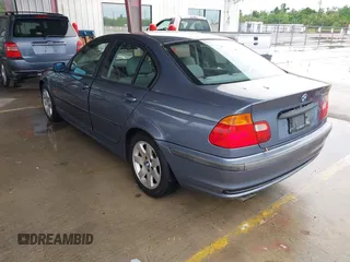 2000 BMW 3 Series 323i with VIN WBAAM334XYCB24411, listed as a IAAI auction lot 42112597 with 94,813 mi miles and . Bid and sale history available at carsss.com. Image 3.