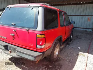 1996 Ford Explorer z VIN 1FMCU24X3TUA68712, wystawiony jako IAAI lot #41976840 z przebiegiem 274 887 mil mil oraz . Historia ofert i sprzedaży dostępna na DreamBid. Obrazek 4.