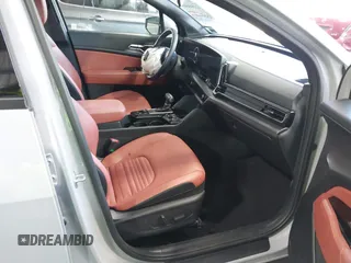 2024 Kia Sportage SX-Prestige z VIN 5XYK53DF2RG180390, wystawiony jako IAAI lot #42205645 z przebiegiem 9 330 mil mil oraz . Historia ofert i sprzedaży dostępna na DreamBid. Obrazek 5.