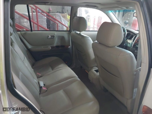 2005 Toyota Highlander with VIN JTEDP21A750075961, listed as a IAAI auction lot 41252234 with 139,777 mi miles. Bid and sale history available at carsss.com. Image 8.