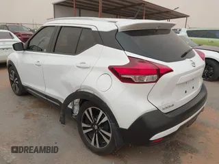 2019 Nissan Kicks SV with VIN 3N1CP5CU0KL471126, listed as a IAAI auction lot 41685950 with 59,960 mi miles. Bid and sale history available at carsss.com. Image 3.