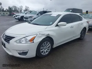 2015 Nissan Altima 2.5 S with VIN 1N4AL3AP7FN350154, listed as a IAAI auction lot 41511940 with 141,717 mi miles. Bid and sale history available at carsss.com. Image 2.