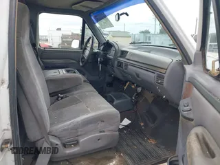 1995 Ford F-150 z VIN 2FTEF15Y3SCA05438, wystawiony jako IAAI lot #42468076 z przebiegiem 377 461 mil mil oraz . Historia ofert i sprzedaży dostępna na DreamBid. Obrazek 5.