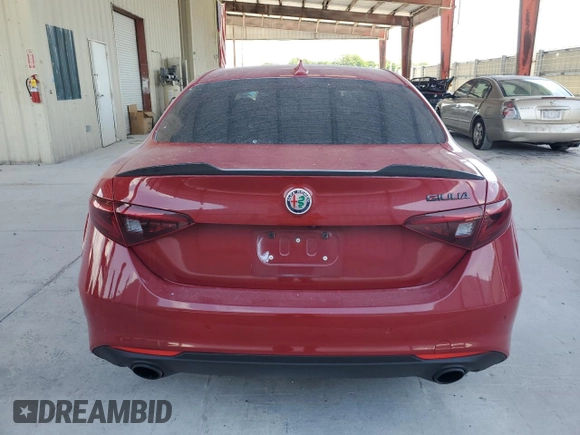 2020 Alfa Romeo Giulia z VIN ZARFAMAN0L7631437, wystawiony jako Copart lot #55608895 z przebiegiem 59 047 mil mil oraz Nie do naprawy • Non repairable. Historia ofert i sprzedaży dostępna na DreamBid. Obrazek 6.