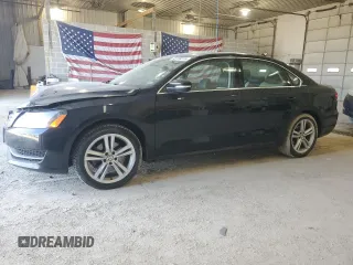 2014 Volkswagen Passat SE z VIN 1VWBN7A35EC121511, wystawiony jako Copart lot #48156315 z przebiegiem 136 472 mil mil oraz Szkoda całkowita • Salvage title. Historia ofert i sprzedaży dostępna na DreamBid. Obrazek 1.