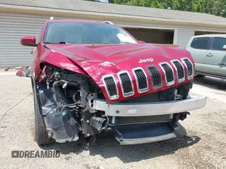 2017 Jeep Cherokee Latitude z VIN 1C4PJMCS2HW615674, wystawiony jako IAAI lot #42407282 z przebiegiem 98 185 mil mil oraz . Historia ofert i sprzedaży dostępna na DreamBid. Obrazek 6.