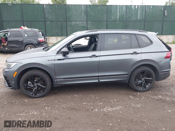 2024 Volkswagen Tiguan SE R-Line Black с VIN 3VV8B7AX4RM136788, выставлен на аукционе IAAI как лот 42246926 с пробегом 5 342 миль миль и . История ставок и продаж доступна на DreamBid. Изображение 14.