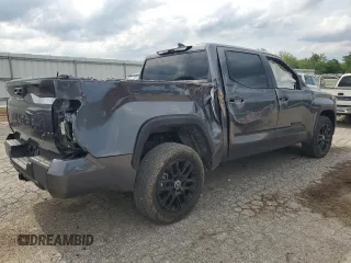 2024 Toyota Tundra Limited z VIN 5TFWA5DB8RX186584, wystawiony jako Copart lot #56949425 z przebiegiem 8 070 mil mil oraz Szkoda całkowita • Salvage title. Historia ofert i sprzedaży dostępna na DreamBid. Obrazek 3.