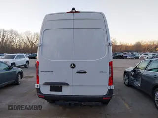 2025 Mercedes-Benz Sprinter Cargo with VIN W1Y4KBHY8ST203488, listed as a IAAI auction lot 41783964 with 1,578 mi miles and . Bid and sale history available at carsss.com. Image 17.