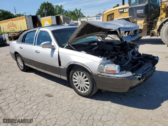 2005 Lincoln Town Car Signature Limited with VIN 1LNHM82W95Y620664, listed as a Copart auction lot 58664424 with 0 mi miles and Salvage Title. Bid and sale history available at carsss.com. Image 4.