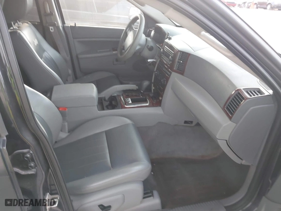 2005 Jeep Grand Cherokee Laredo with VIN 1J4HR48N75C647740, listed as a IAAI auction lot 41803160 with 145,147 mi miles. Bid and sale history available at carsss.com. Image 5.