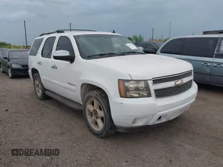 2007 Chevrolet Tahoe LT z VIN 1GNFC13037R297667, wystawiony jako IAAI lot #42510633 z przebiegiem Nie podano mil oraz . Historia ofert i sprzedaży dostępna na DreamBid. Obrazek 1.