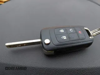 2013 Chevrolet Equinox LT z VIN 1GNALDEK9DZ101110, wystawiony jako IAAI lot #42388937 z przebiegiem 141 107 mil mil oraz . Historia ofert i sprzedaży dostępna na DreamBid. Obrazek 11.