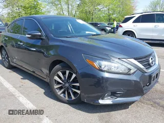 2017 Nissan Altima S z VIN 1N4AL3AP8HC127880, wystawiony jako IAAI lot #42158244 z przebiegiem 62 647 mil mil oraz . Historia ofert i sprzedaży dostępna na DreamBid. Obrazek 1.