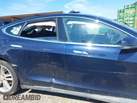 2014 Tesla Model S 60 с VIN 5YJSA1H14EFP44251, выставлен на аукционе IAAI как лот 42267250 с пробегом 60 560 миль миль и . История ставок и продаж доступна на DreamBid. Изображение 14.