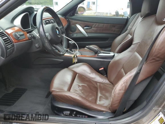 2006 BMW Z4 M z VIN 5UMBT93566LY52187, wystawiony jako Copart lot #54990615 z przebiegiem 88 810 mil mil oraz Szkody całkowita. Historia ofert i sprzedaży dostępna na DreamBid. Obrazek 7.