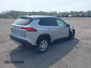 2022 Toyota Corolla Cross L с VIN 7MUAAAAG7NV009940, выставлен на аукционе IAAI как лот 42117351 с пробегом 23 290 миль миль и . История ставок и продаж доступна на DreamBid. Изображение 4.