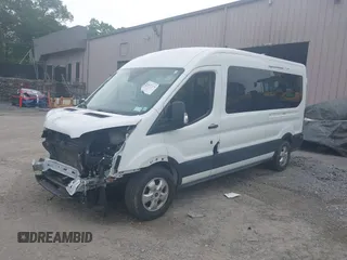 2020 Ford Transit Passenger XL z VIN 1FBAX2CG9LKA95093, wystawiony jako IAAI lot #42292375 z przebiegiem 53 912 mil mil oraz . Historia ofert i sprzedaży dostępna na DreamBid. Obrazek 22.