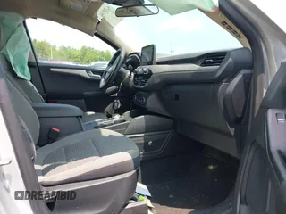 2020 Ford Escape SE z VIN 1FMCU9G67LUA85265, wystawiony jako IAAI lot #42389104 z przebiegiem 66 608 mil mil oraz . Historia ofert i sprzedaży dostępna na DreamBid. Obrazek 5.