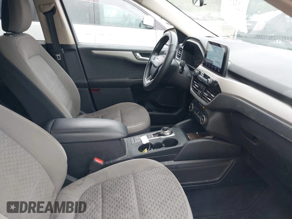 2020 Ford Escape SE z VIN 1FMCU9G66LUC32126, wystawiony jako IAAI lot #42313650 z przebiegiem 104 550 mil mil oraz . Historia ofert i sprzedaży dostępna na DreamBid. Obrazek 5.