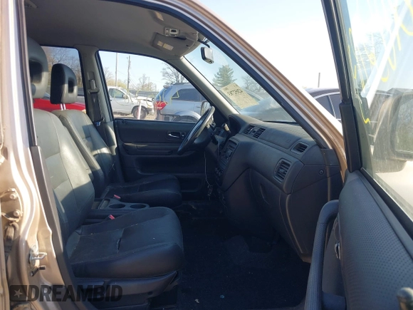 2000 Honda CR-V SE with VIN JHLRD187XYS014686, listed as a IAAI auction lot 42052783 with 208,740 mi miles. Bid and sale history available at carsss.com. Image 5.