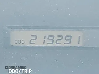 2004 Toyota Avalon XL z VIN 4T1BF28B14U346741, wystawiony jako IAAI lot #42252769 z przebiegiem 219 291 mil mil oraz . Historia ofert i sprzedaży dostępna na DreamBid. Obrazek 15.