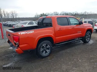 2017 Toyota Tacoma SR5 with VIN 5TFCZ5AN6HX121144, listed as a IAAI auction lot 41666728 with 85,176 mi miles. Bid and sale history available at carsss.com. Image 4.
