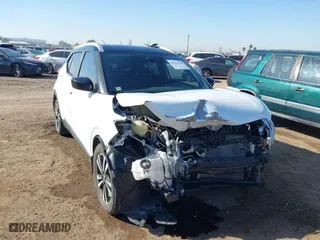 2019 Nissan Kicks S with VIN 3N1CP5CU1KL543001, listed as a IAAI auction lot 41622250 with 43,914 mi miles. Bid and sale history available at carsss.com. Image 6.