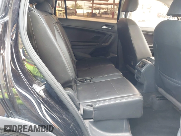 2020 Volkswagen Tiguan SE z VIN 3VV3B7AX7LM039084, wystawiony jako IAAI lot #42249016 z przebiegiem 126 763 mil mil oraz . Historia ofert i sprzedaży dostępna na DreamBid. Obrazek 8.