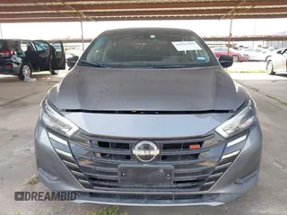 2024 Nissan Versa SR z VIN 3N1CN8FV4RL819340, wystawiony jako IAAI lot #41932319 z przebiegiem 32 692 mil mil oraz . Historia ofert i sprzedaży dostępna na DreamBid. Obrazek 6.