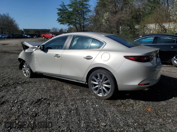 2023 Mazda 3 S Preferred with VIN 3MZBPACM6PM381186, listed as a Copart auction lot 45053605 with 18,321 mi miles and Clean Title. Bid and sale history available at DreamBid. Image 2.