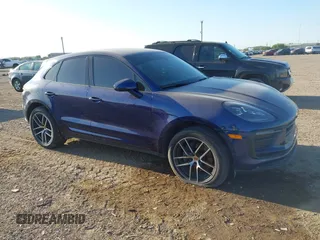 2022 Porsche Macan z VIN WP1AA2A51NLB01334, wystawiony jako IAAI lot #41970211 z przebiegiem Nie podano mil oraz . Historia ofert i sprzedaży dostępna na DreamBid. Obrazek 1.