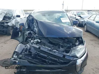 2020 Mitsubishi Outlander ES z VIN JA4AZ3A39LZ042844, wystawiony jako IAAI lot #42162960 z przebiegiem 71 126 mil mil oraz . Historia ofert i sprzedaży dostępna na DreamBid. Obrazek 13.