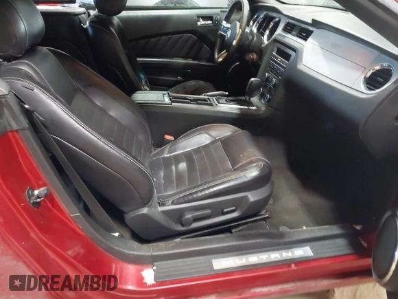 2013 Ford Mustang V6 с VIN 1ZVBP8EM8D5200645, выставлен на аукционе IAAI как лот 41035547 с пробегом 156 702 миль миль и . История ставок и продаж доступна на DreamBid. Изображение 5.