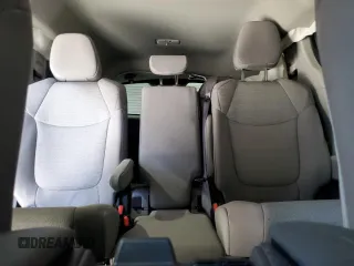 2024 Toyota Sienna LE z VIN 5TDKRKEC8RS190346, wystawiony jako Copart lot #54243385 z przebiegiem 18 942 mil mil oraz Szkoda całkowita • Salvage title. Historia ofert i sprzedaży dostępna na DreamBid. Obrazek 10.