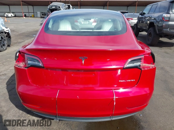 2020 Tesla Model 3 Long Range z VIN 5YJ3E1EB1LF668197, wystawiony jako IAAI lot #40551873 z przebiegiem 94 233 mil mil oraz . Historia ofert i sprzedaży dostępna na DreamBid. Obrazek 17.