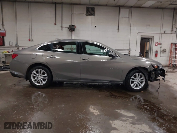 2018 Chevrolet Malibu LT z VIN 1G1ZD5ST0JF185111, wystawiony jako IAAI lot #41910563 z przebiegiem 84 784 mil mil oraz . Historia ofert i sprzedaży dostępna na DreamBid. Obrazek 13.