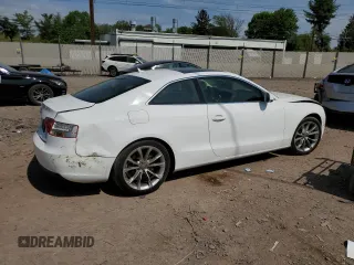 2013 Audi A5 Premium Plus z VIN WAULFAFR0DA079223, wystawiony jako Copart lot #54946865 z przebiegiem 214 898 mil mil oraz Szkody całkowita. Historia ofert i sprzedaży dostępna na DreamBid. Obrazek 3.