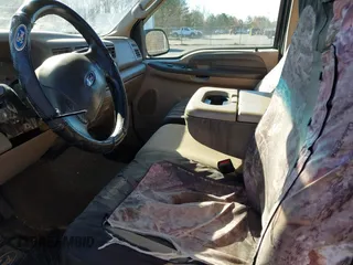 2004 Ford F-350 XL with VIN 1FTSF31L84EB90477, listed as a IAAI auction lot 41894632 with 212,107 mi miles and . Bid and sale history available at DreamBid. Image 8.