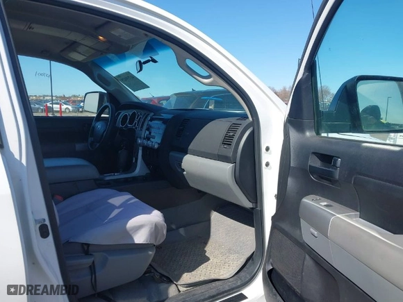 2008 Toyota Tundra 4WD Truck with VIN 5TFBV54158X059431, listed as a IAAI auction lot 41739429 with NaN miles. Bid and sale history available at carsss.com. Image 5.