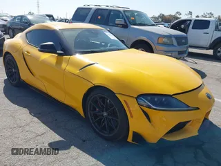 2023 Toyota Supra 3.0 z VIN WZ1DB0G04PW059918, wystawiony jako IAAI lot #41959492 z przebiegiem 38 440 mil mil oraz . Historia ofert i sprzedaży dostępna na DreamBid. Obrazek 1.