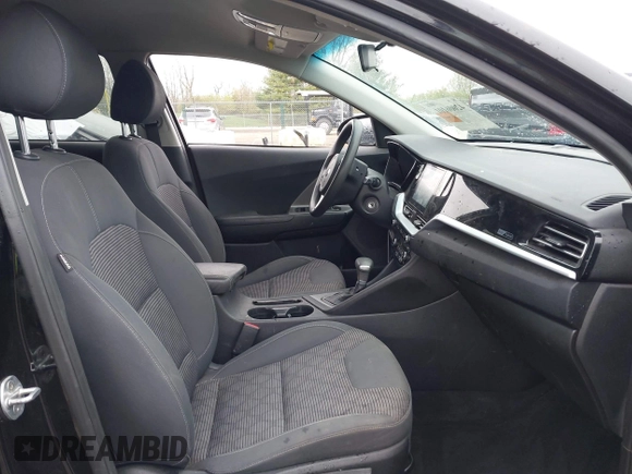 2020 Kia Niro LX with VIN KNDCB3LC5L5442939, listed as a IAAI auction lot 42006101 with 93,689 mi miles and . Bid and sale history available at DreamBid. Image 5.