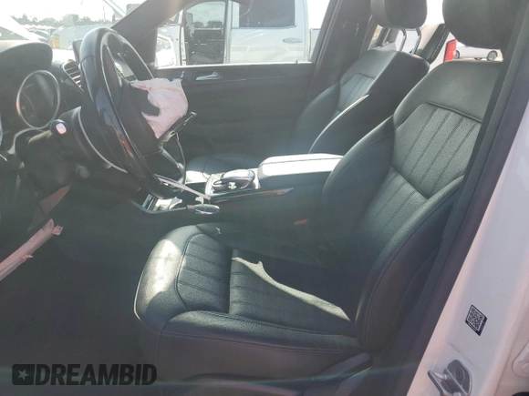 2017 Mercedes-Benz GLS 450 z VIN 4JGDF6EE4HA909349, wystawiony jako Copart lot #55535535 z przebiegiem 57 360 mil mil oraz Szkoda całkowita • Salvage title. Historia ofert i sprzedaży dostępna na DreamBid. Obrazek 7.