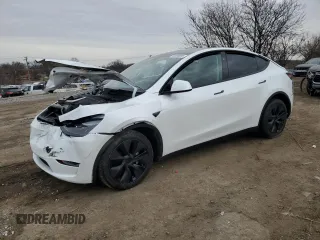 2025 Tesla Model Y Long Range with VIN 7SAYGDED1SF248427, listed as a Copart auction lot 43988825 with 1,891 mi miles and Salvage Title. Bid and sale history available at DreamBid. Image 1.