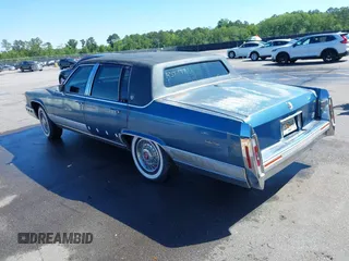 1991 Cadillac Brougham z VIN 1G6DW547XMR708197, wystawiony jako IAAI lot #42112042 z przebiegiem Nie podano mil oraz . Historia ofert i sprzedaży dostępna na DreamBid. Obrazek 3.