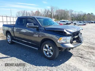 2016 Ram 1500 Lone Star z VIN 1C6RR7LT3GS288856, wystawiony jako IAAI lot #41740320 z przebiegiem 235 583 mil mil oraz . Historia ofert i sprzedaży dostępna na DreamBid. Obrazek 1.