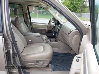 2004 Mercury Mountaineer с VIN 4M2DU86W44UJ15211, выставлен на аукционе IAAI как лот 42227023 с пробегом 221 249 миль миль и . История ставок и продаж доступна на DreamBid. Изображение 5.